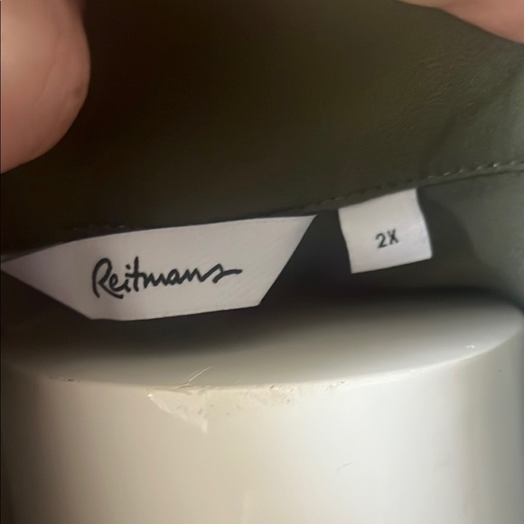 Reitmans Green Cuffed Sleeve Blouse with Notched Collar - Picture 2 of 6